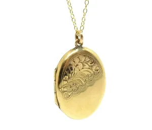 Antique Art Deco (1920-1935) Yellow Gold Oval Locket